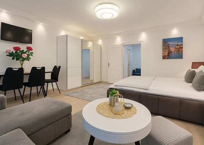 Opera - Monthly Apartament *